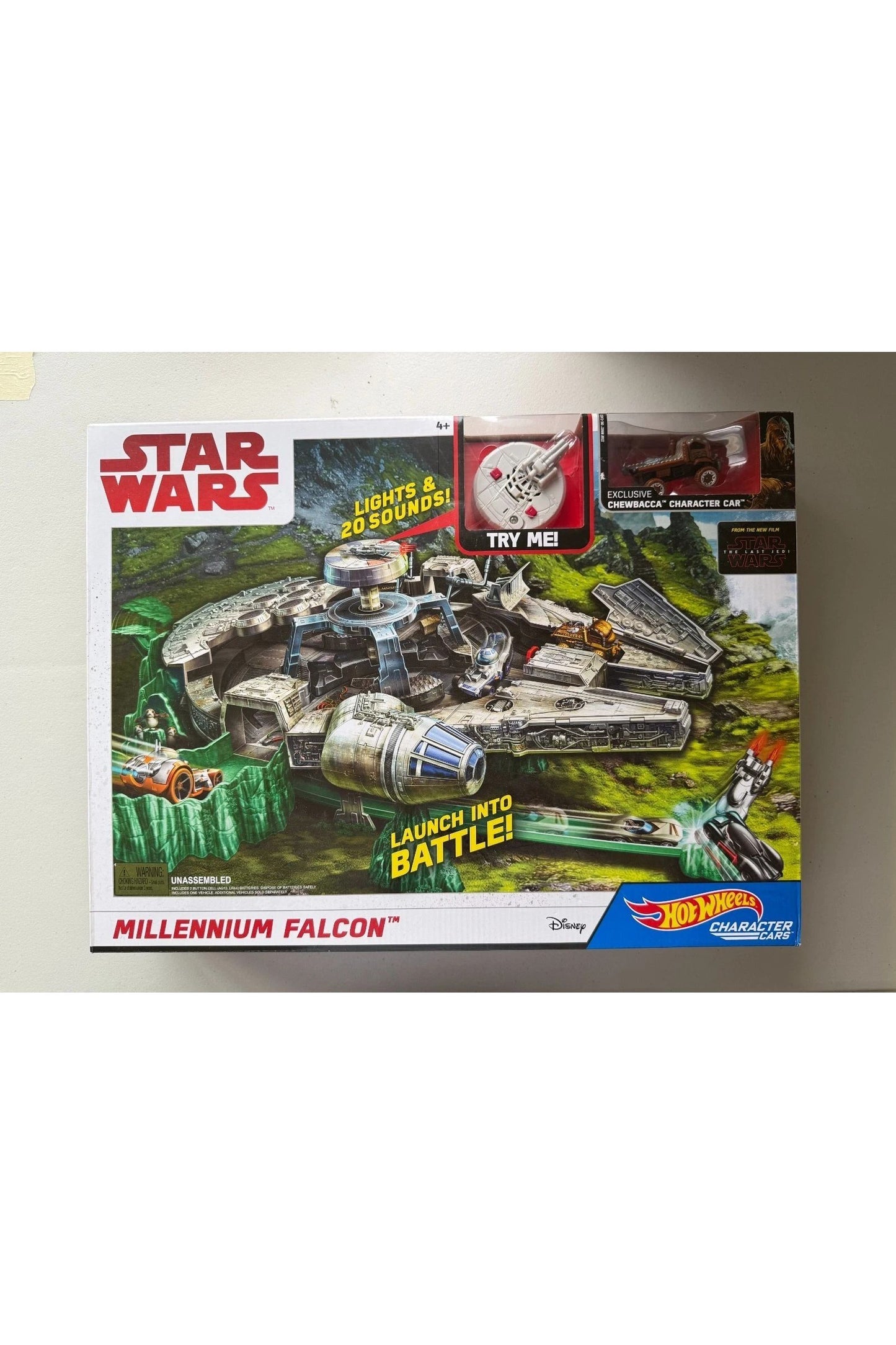 STAR WARS Millennium Falcon/Disney/Hot Wheels Character Car-Set-BRAND NEW!