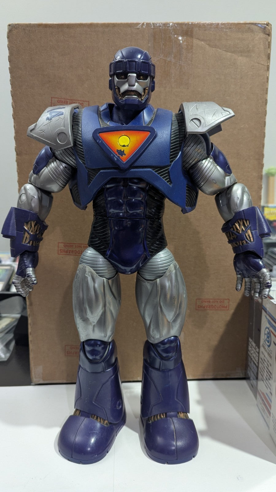 2010 Marvel Masterworks SENTINEL 16" Lights/Sound work (batteries included)